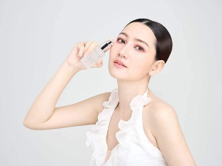 CeraVe Hydrating Cleanser for dry and sensitive skin – top skincare product on Glow with Grace