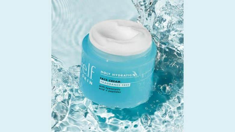 Non-greasy daily moisturizer infused with hyaluronic acid and peptides for all skin types